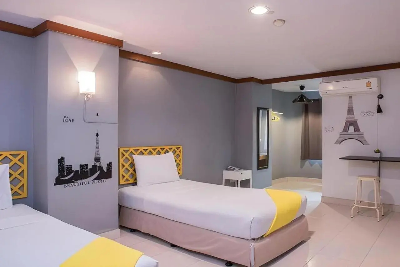 Photo - Collection O Howard Square Boutique Hotel