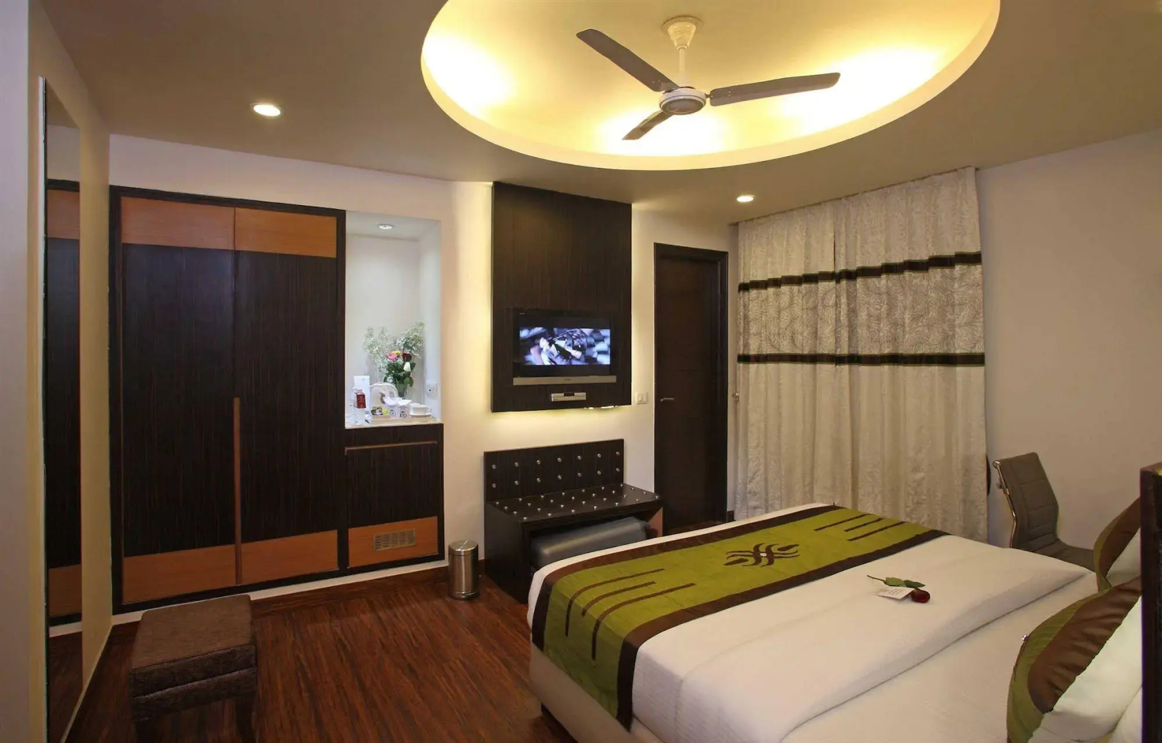 Photo - JRD Luxury-Business Hotel