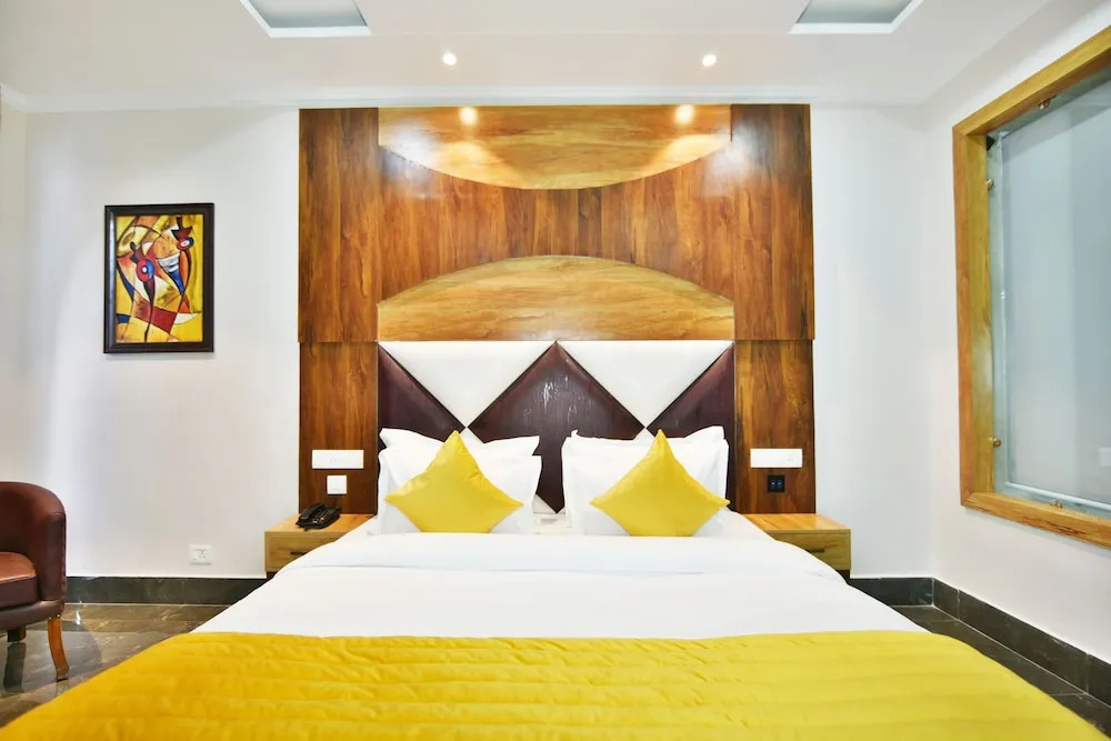 Dhauladhar Hills Resorts