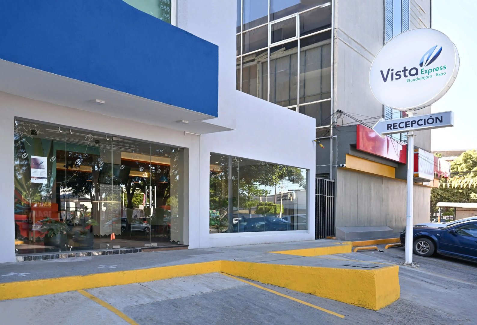 Photo - Vista Express Guadalajara Expo SureStay Collection by BW