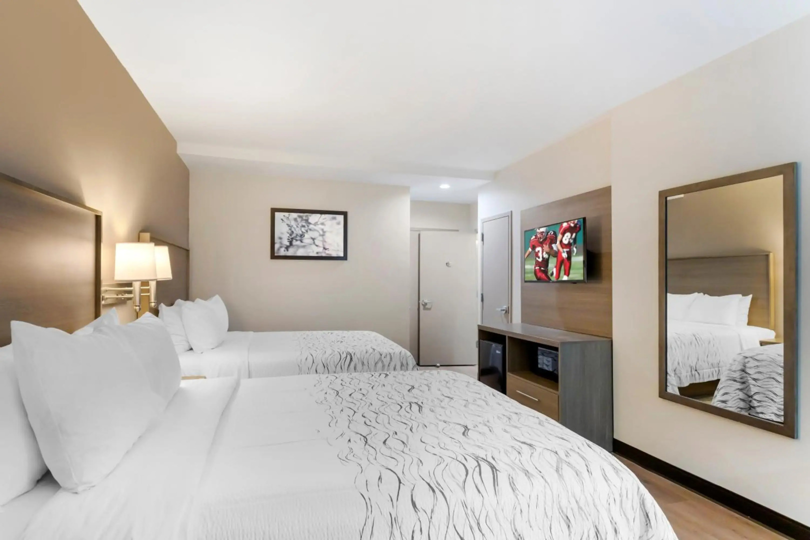 Photo - Red Roof Inn PLUS Jamaica, NY - JFK Airport