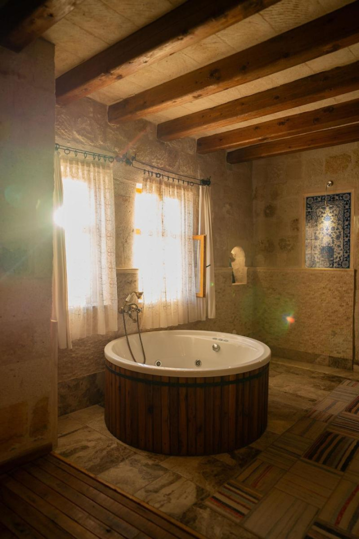 Photo - Seki Cave Hotel