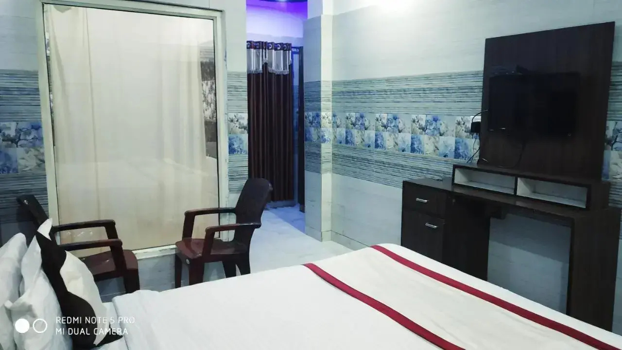 Photo - OYO 8743 Hotel Ravi Palace