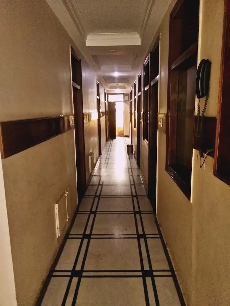 Photo - Hotel Maharani -New Delhi Railway Station - Paharganj