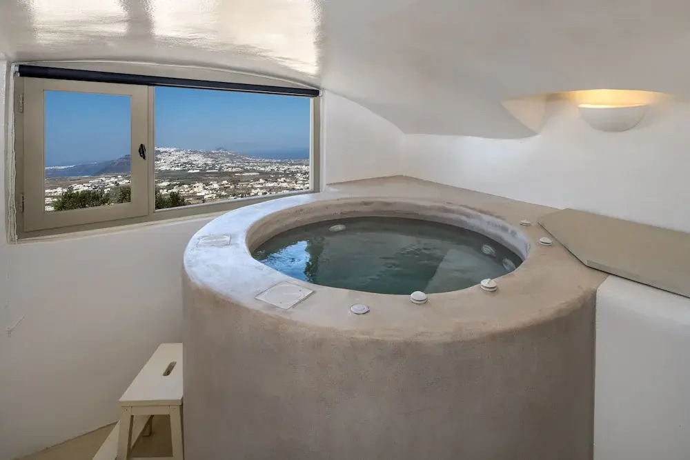 Foto - Phaos 1870, A restored Winery