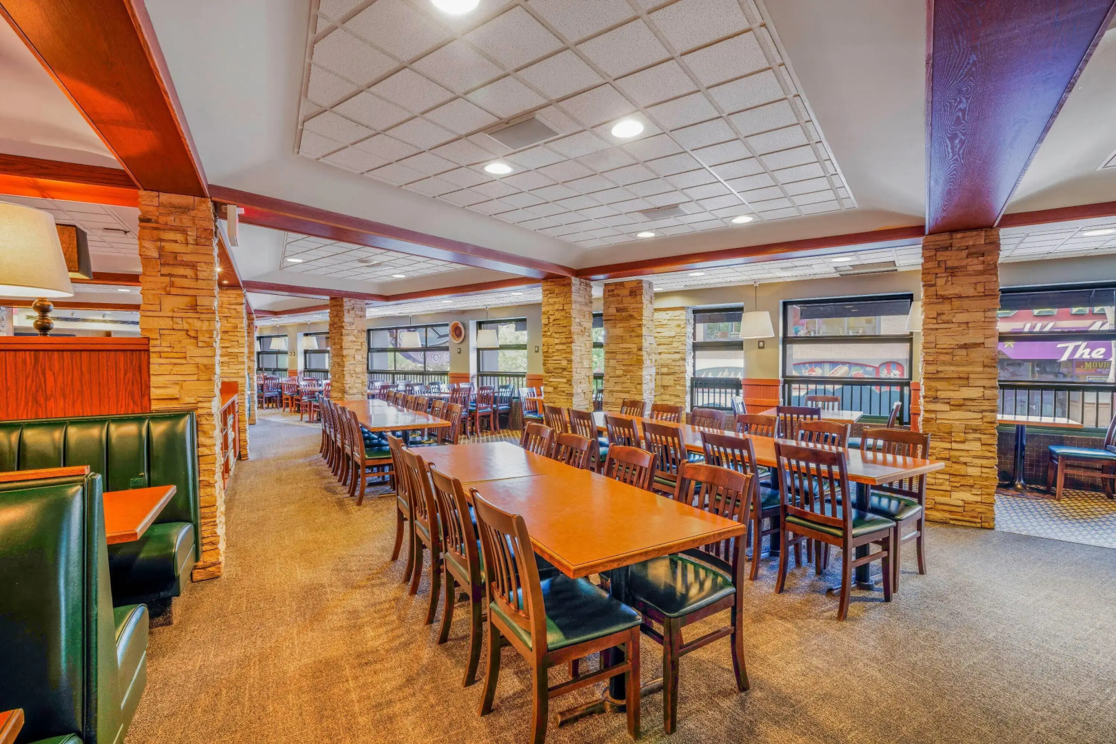 Foto - Travelodge by Wyndham Niagara Falls At the Falls