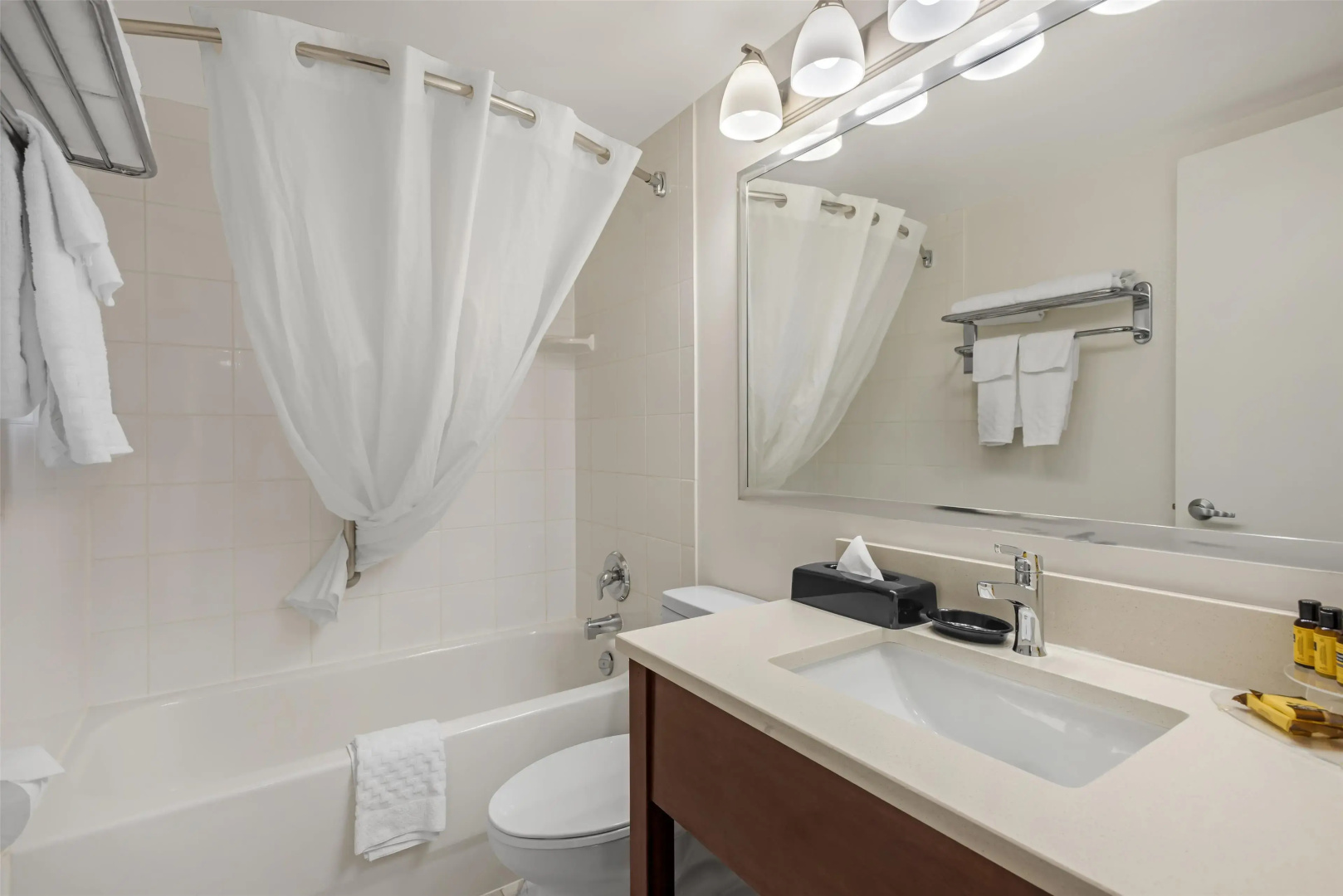 Photo - Best Western Plus Suites Downtown