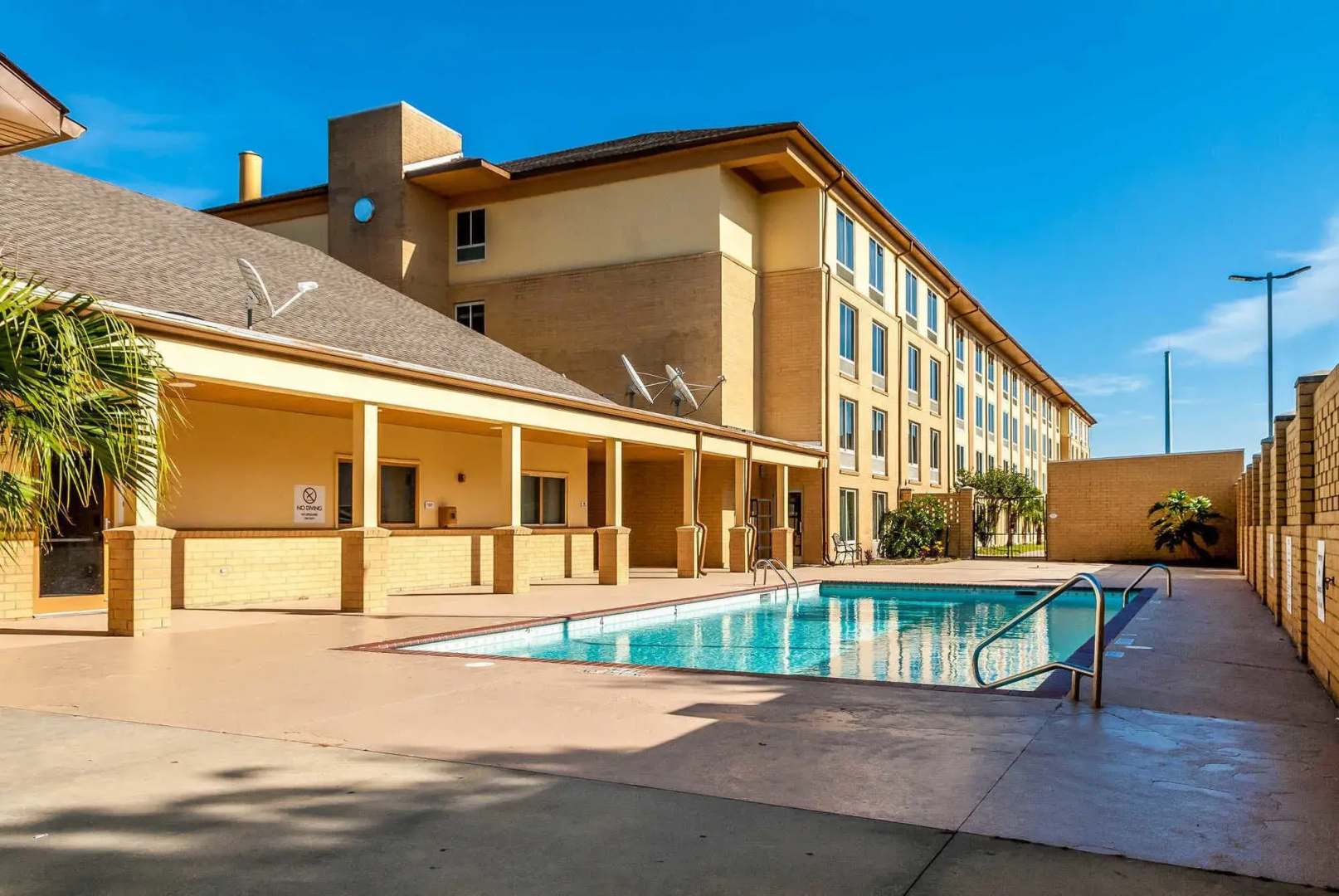 Photo - Trident Inn & Suites New Orleans