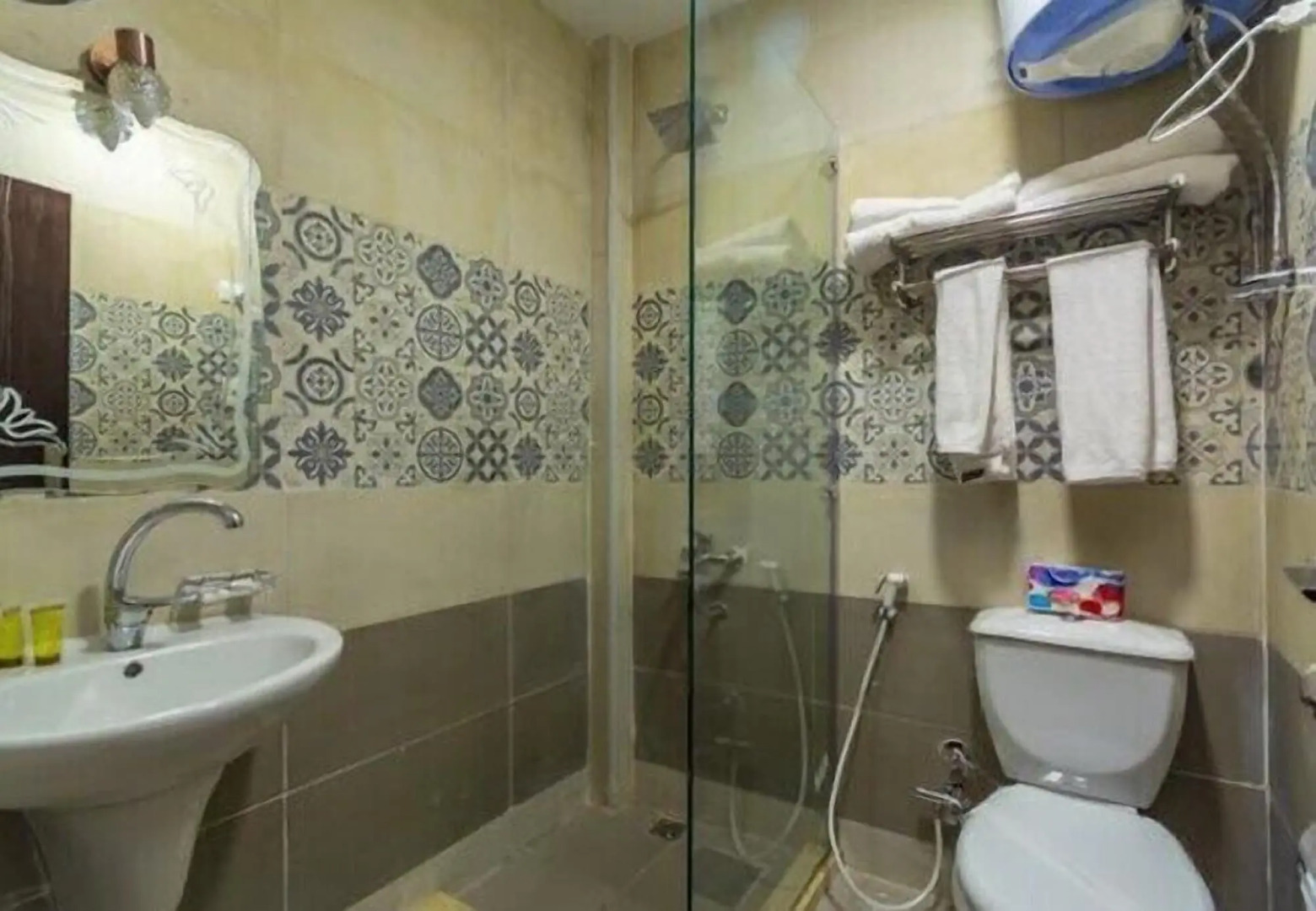 Photo - Pyramids INN