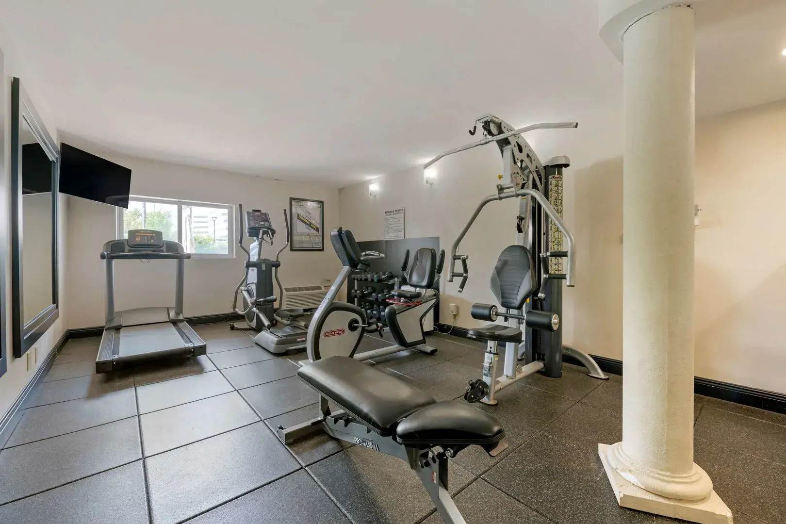 Photo - Best Western Plus North Miami-Bal Harbour