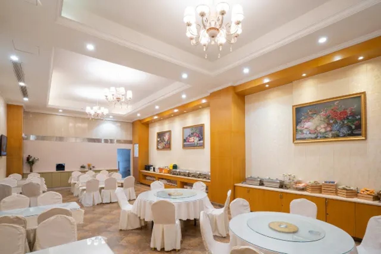 Vienna International Hotel (Tianmen Wanda Plaza Donghu Branch)
