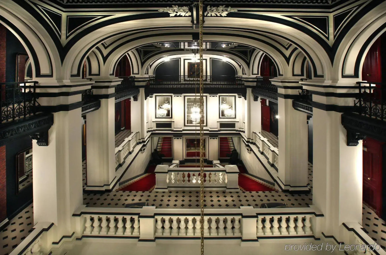 Photo - Saint James Paris