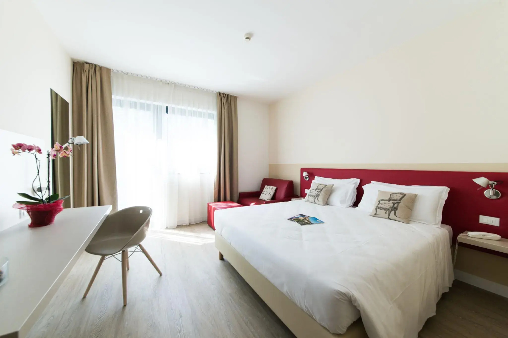 Photo - Airport Hotel
