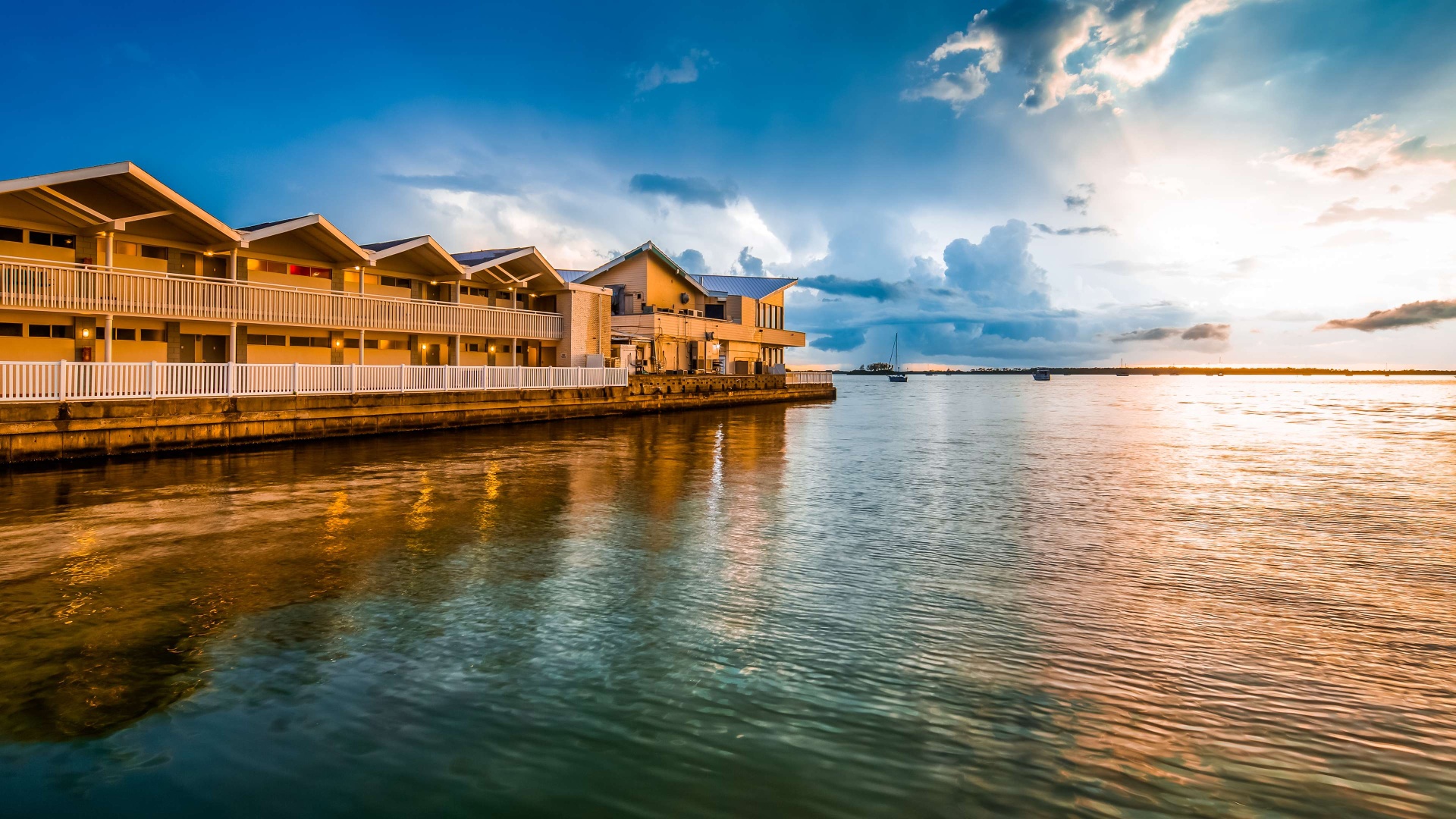Photo - Best Western Plus Yacht Harbor Inn