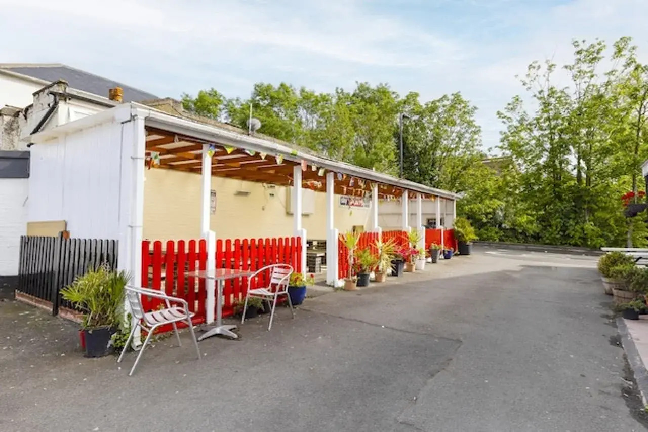 Photo - Old Oak Tree Inn