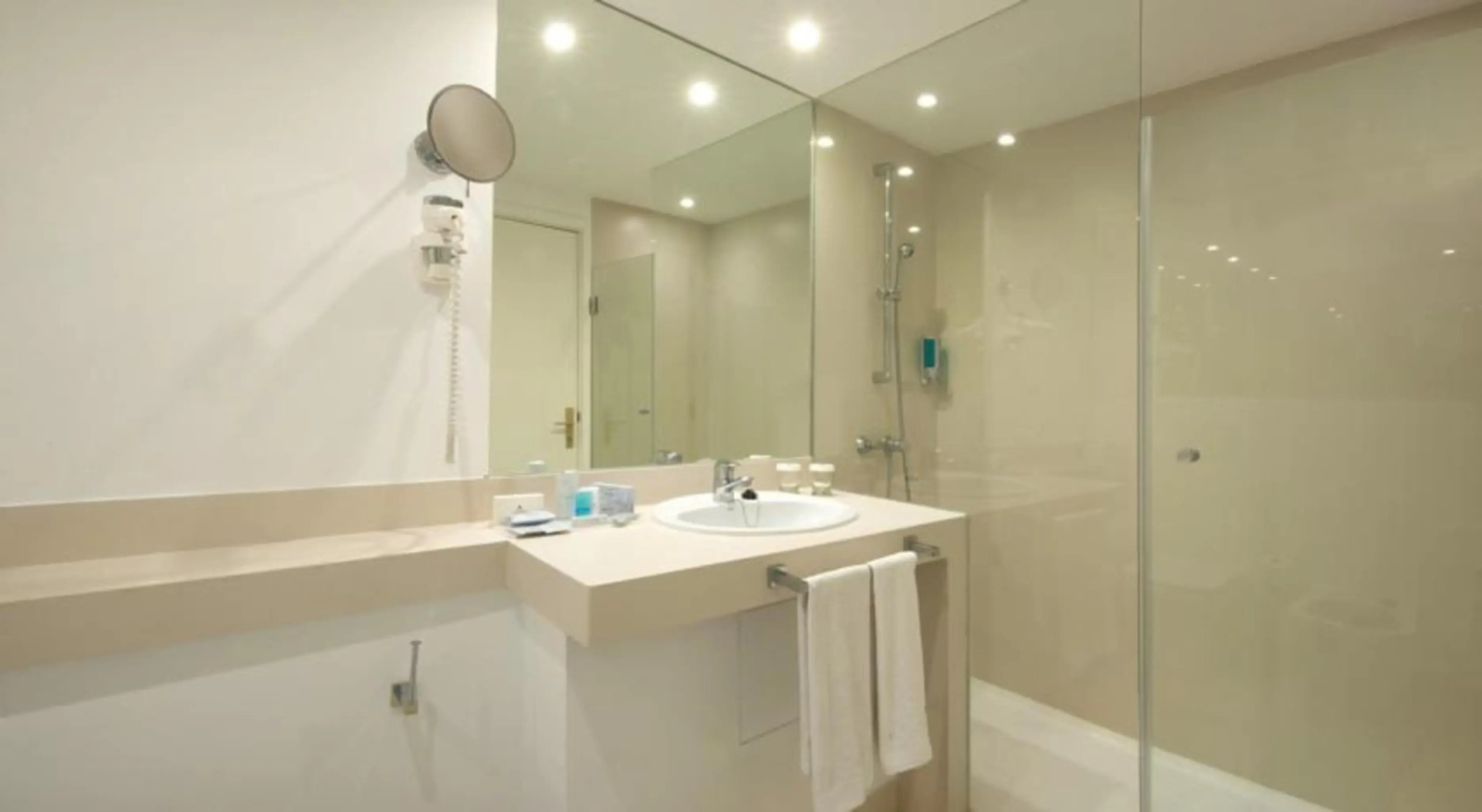 Photo - Iberostar Waves Bouganville Playa