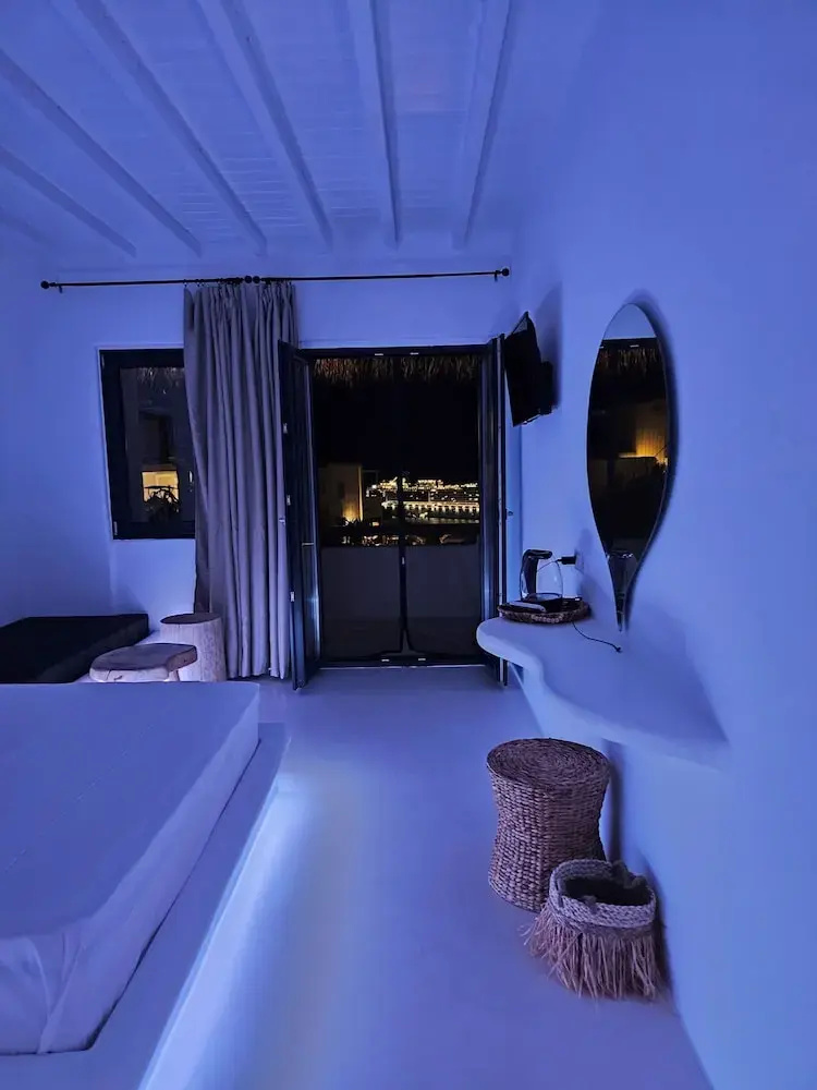 Foto - ELLI TROPiCAL LUXURY SUITES SUNSET-INFINITY POOL- SEA SIDE-NEAR CENTER PARKING