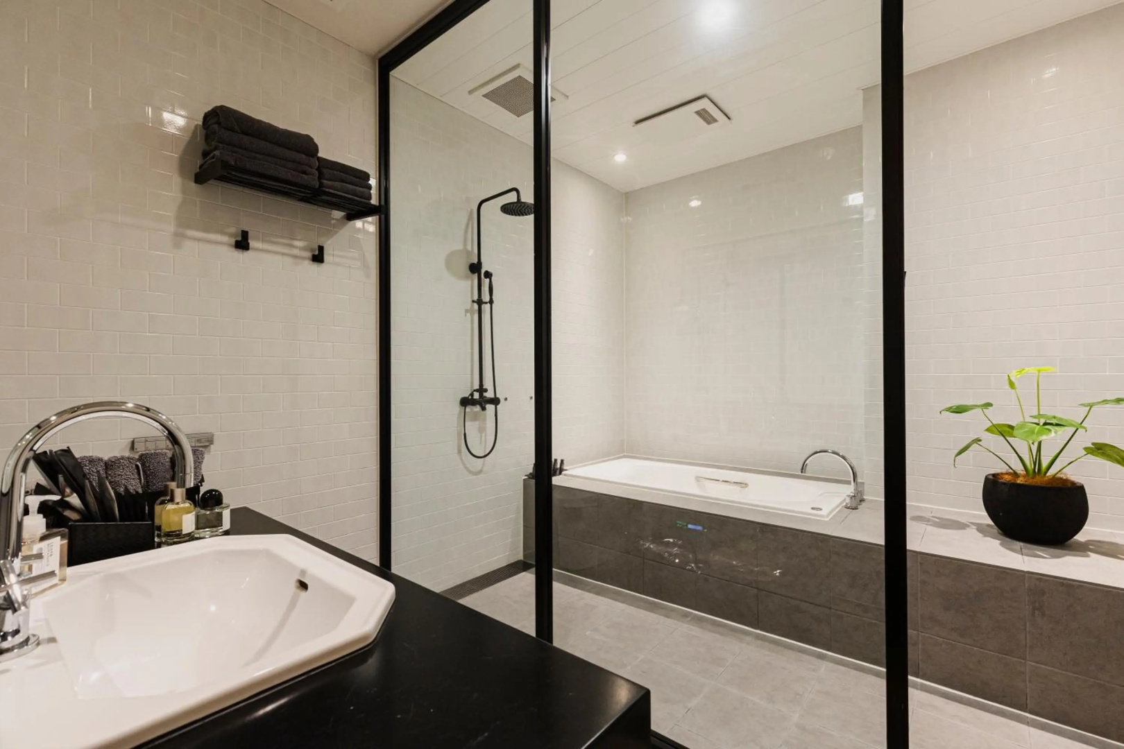 Photo - H Hotel