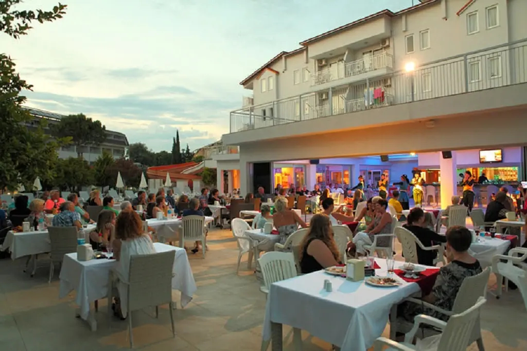 Photo - Catty Cats Garden Hotel