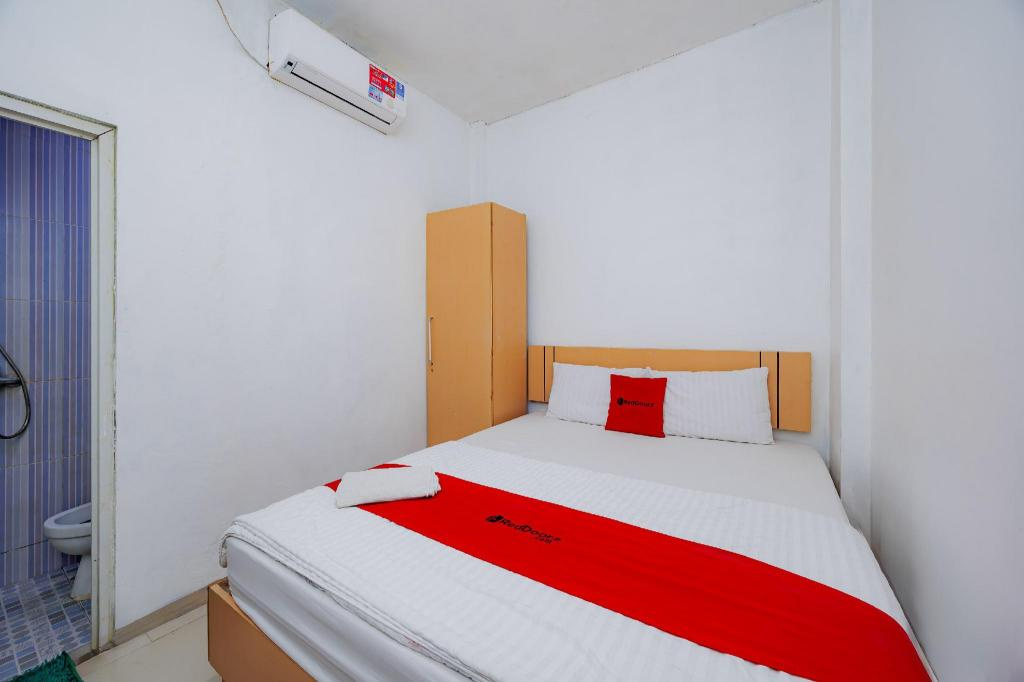 Foto - RedDoorz Syariah near Metropolitan Mall Bekasi