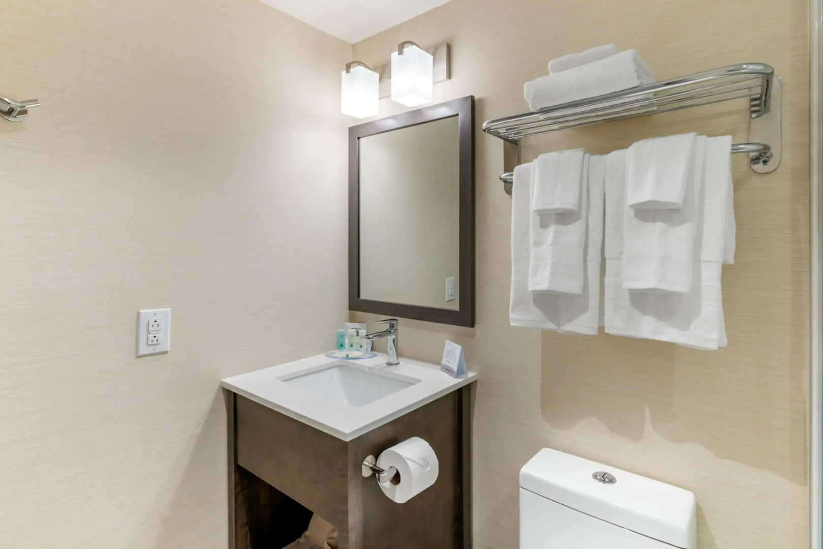 Photo - Quality Inn Centre-Ville