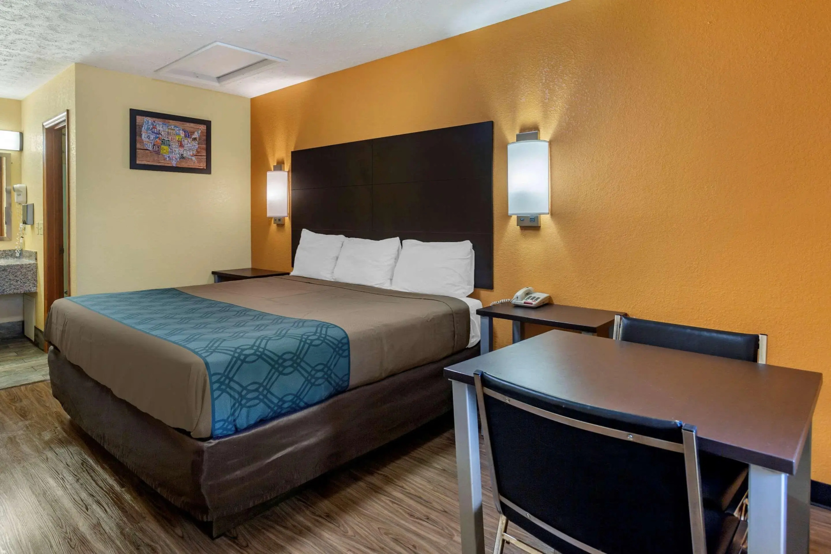 Photo - Econo Lodge Nashville North