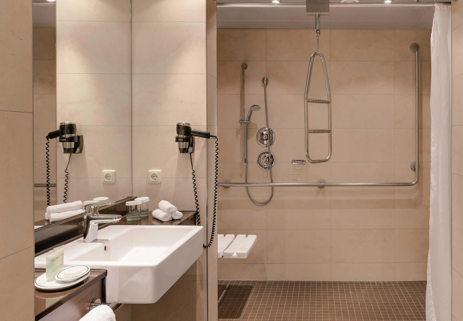 Foto - Courtyard by Marriott Linz
