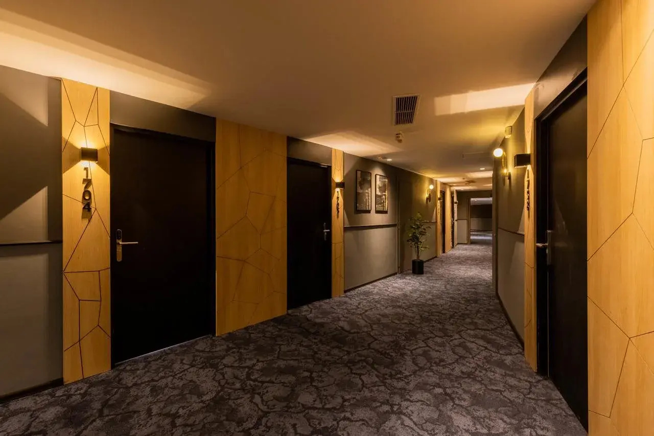 Photo - Kenzi Solazur