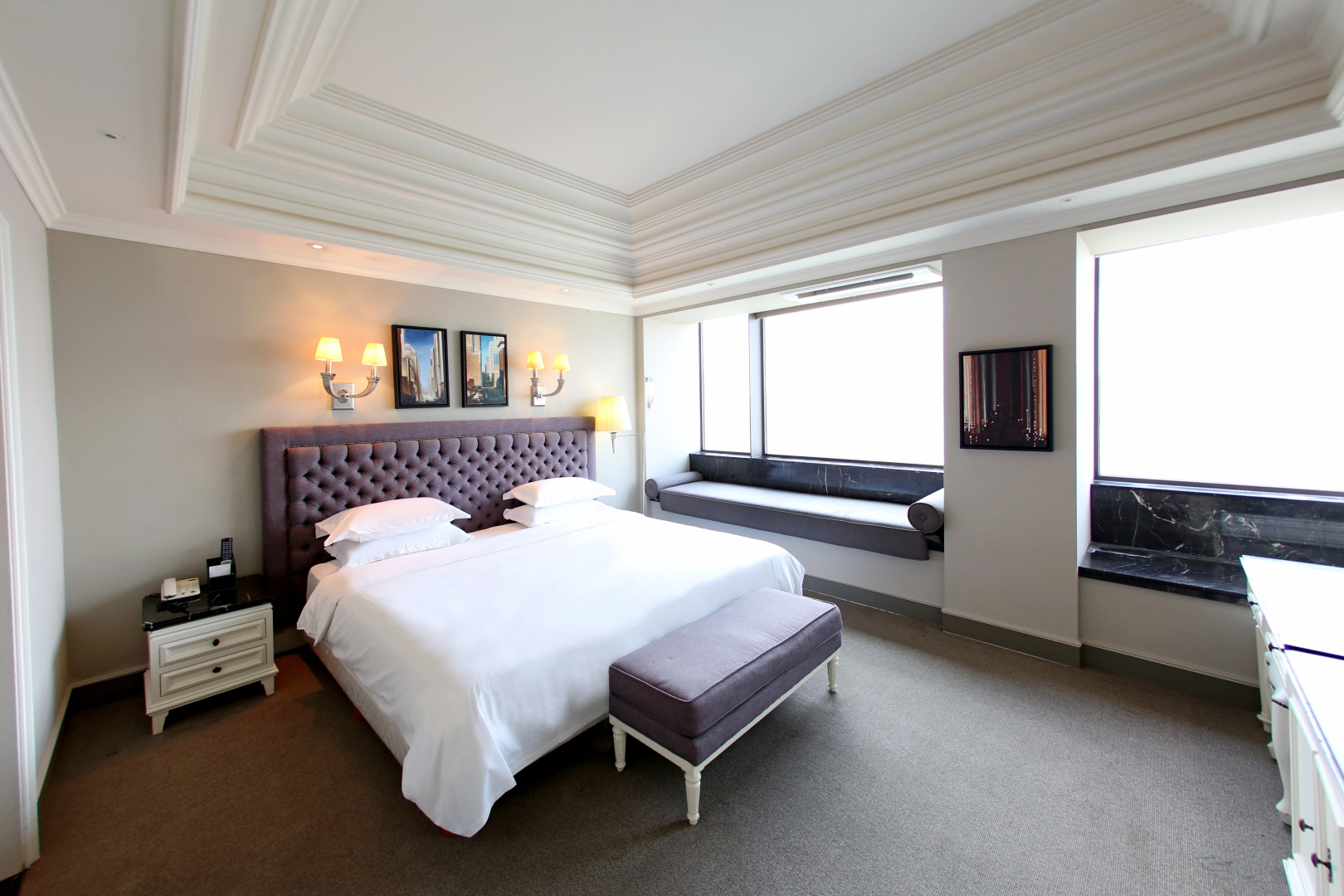 Photo - The Riverside Hotel