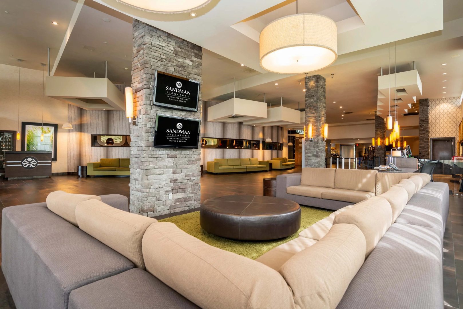 Photo - Sandman Signature Vancouver Airport Hotel & Resort