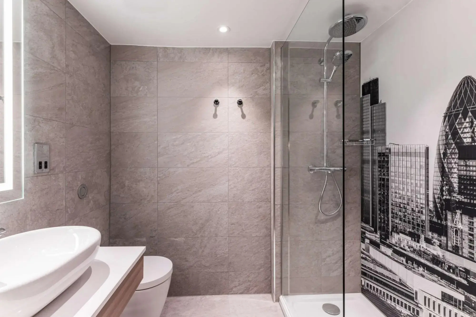 Photo - Radisson RED London Heathrow