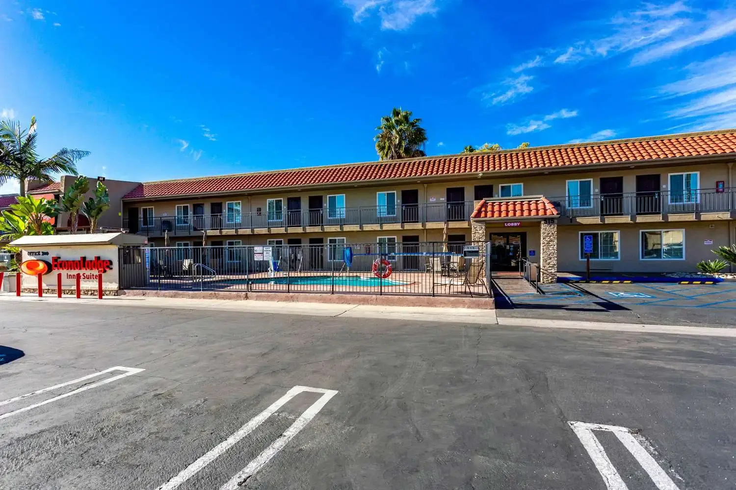 Foto - Econo Lodge Inn & Suites Escondido Downtown