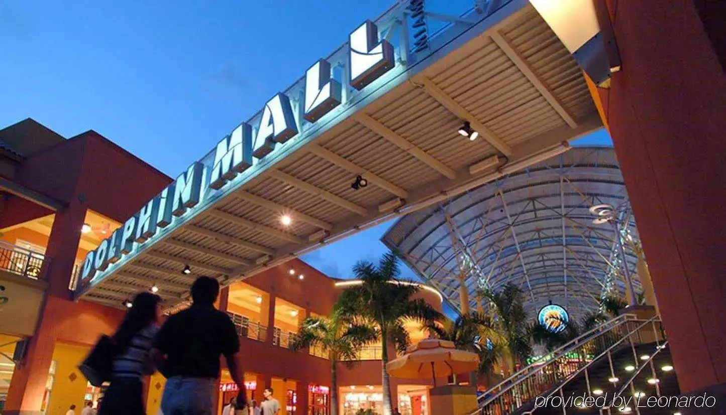 Photo - Hampton Inn & Suites Miami Airport South/Blue Lagoon