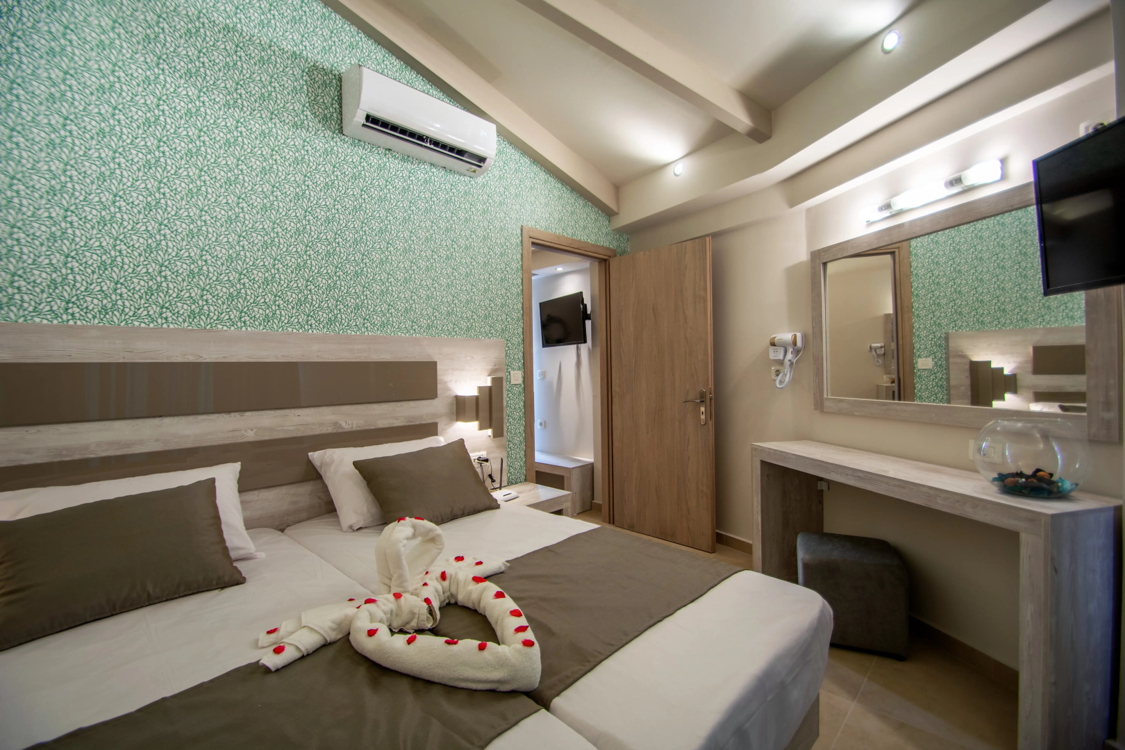 Photo - Paradise Apartments