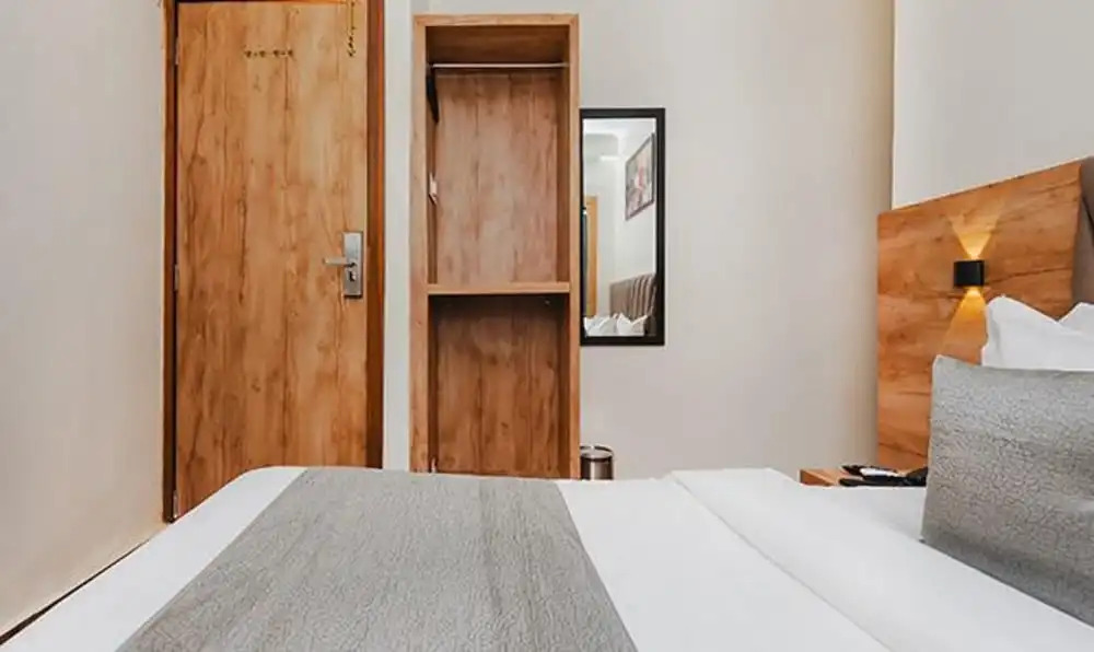 Photo - FabHotel Airport Palace - Nr Mumbai International Airport