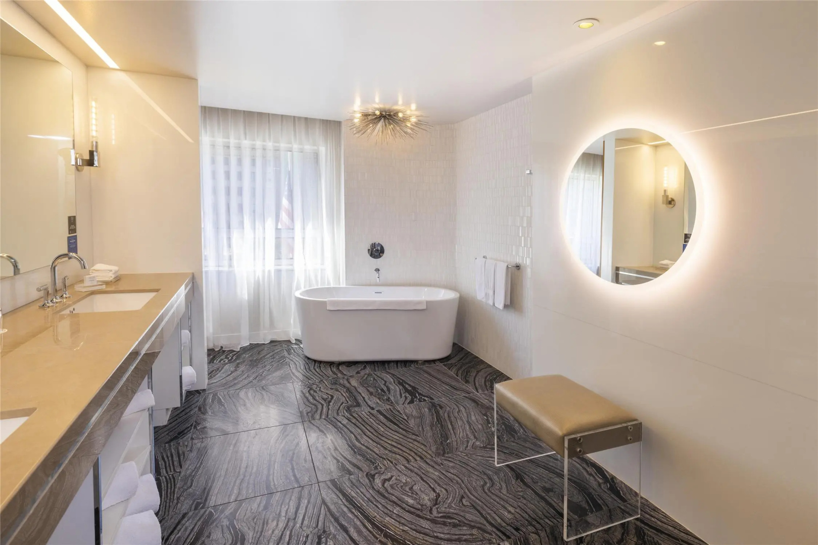 Photo - The Statler Dallas Curio Collection By Hilton