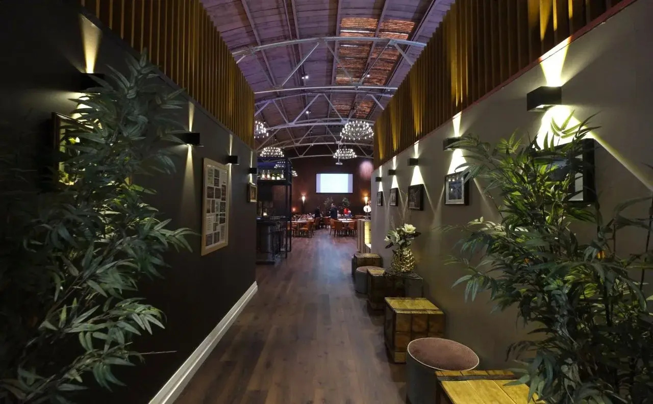 Photo - Auckland City Hotel - Hobson St