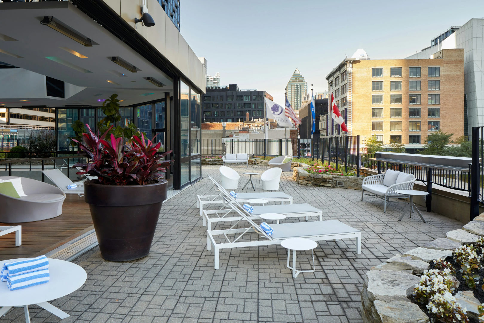 Photo - DoubleTree by Hilton Montreal