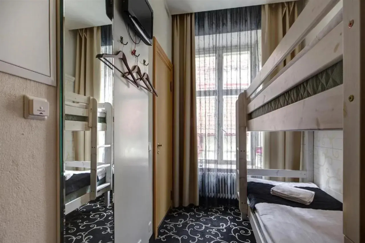 Photo - Meriton Old Town Garden Hotel