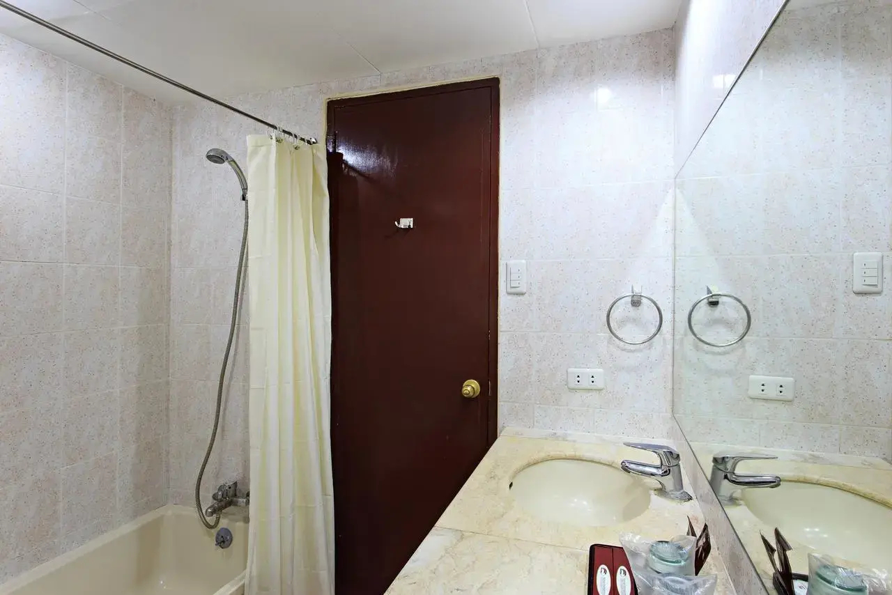 Foto - Sarrosa International Hotel and Residential Suites
