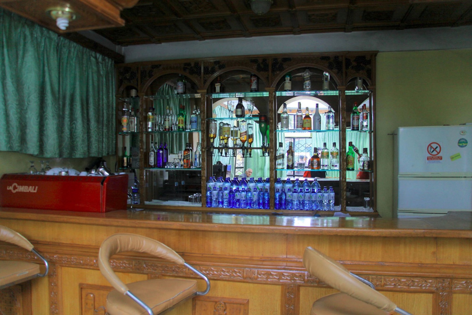 Yonas Hotel