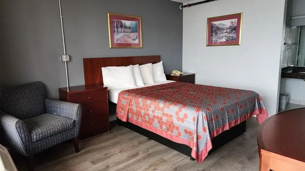 Photo - Starway Inn