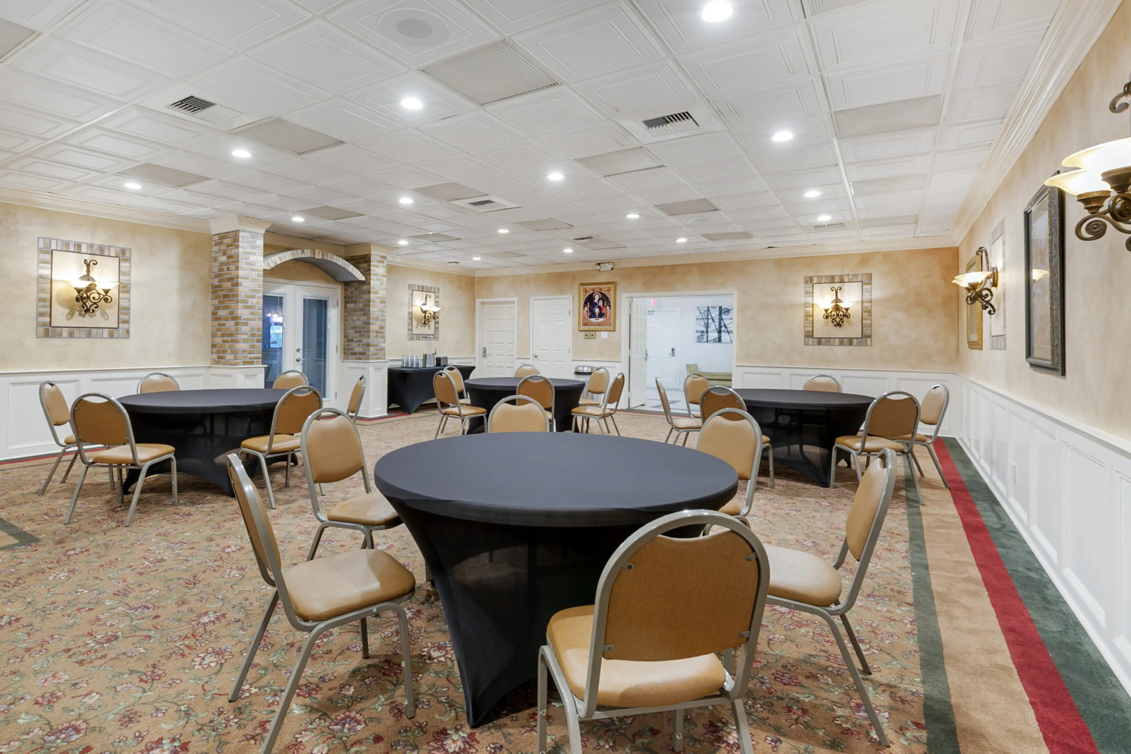 Photo - Best Western Plus Westbank