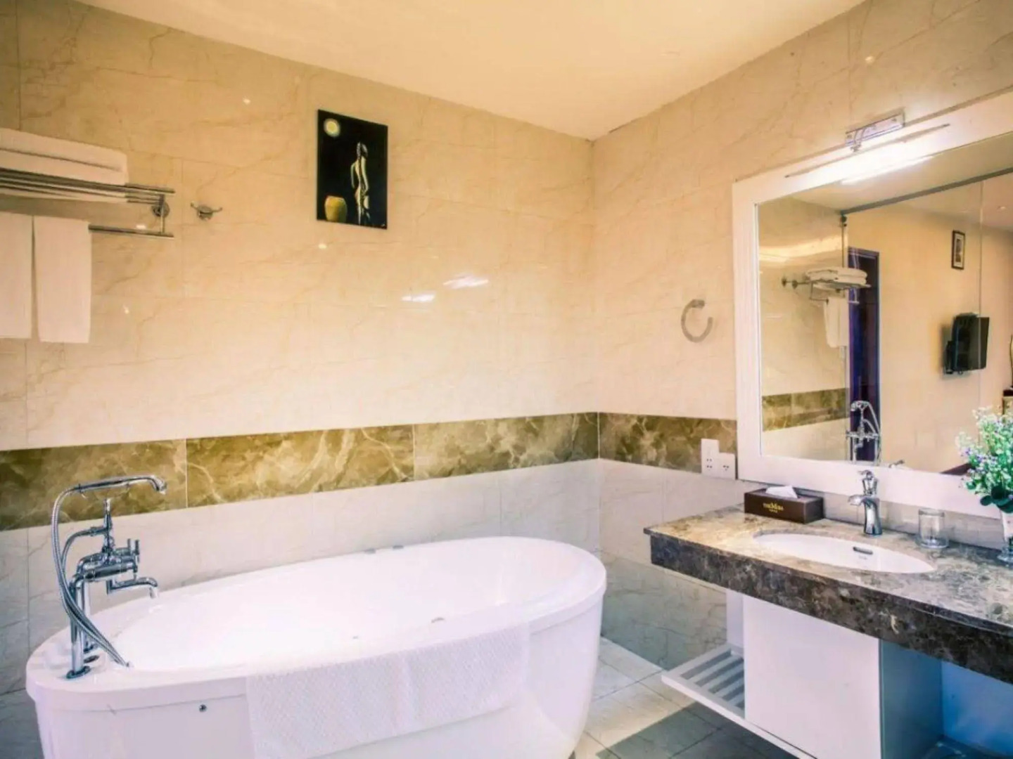 Photo - The Mira Hotel