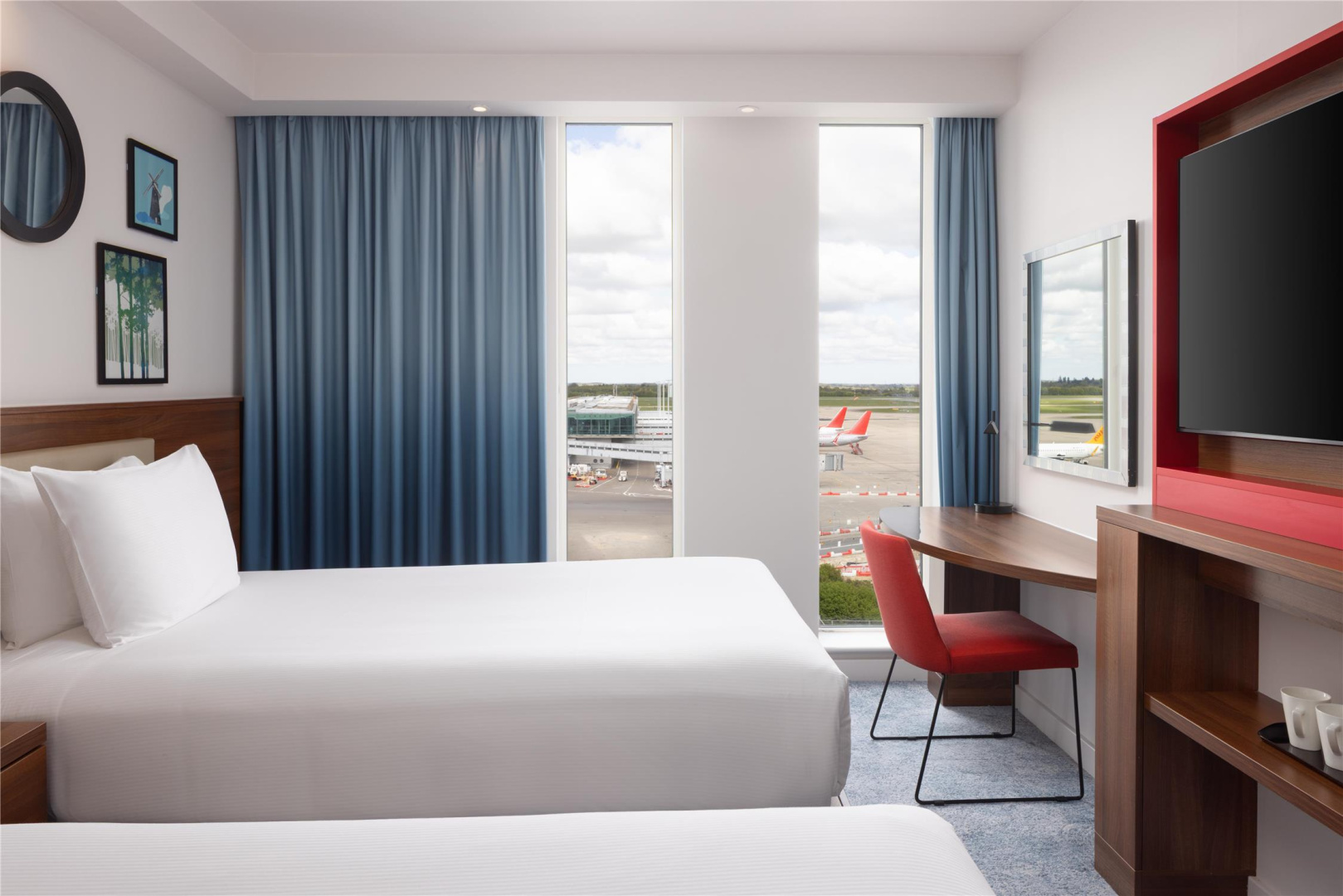 Photo - Hampton by Hilton London Stansted Airport