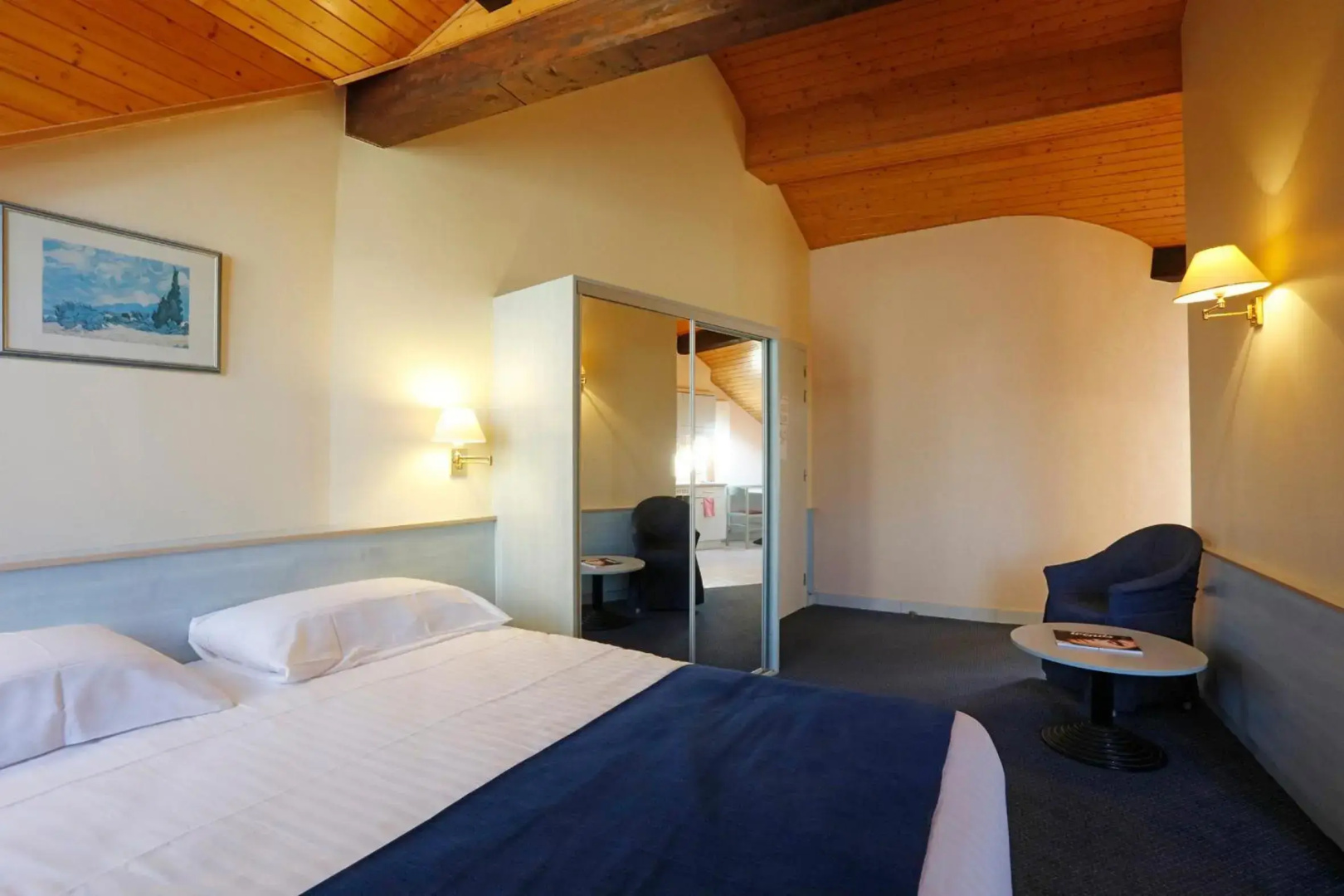Photo - Hotel Montbrillant