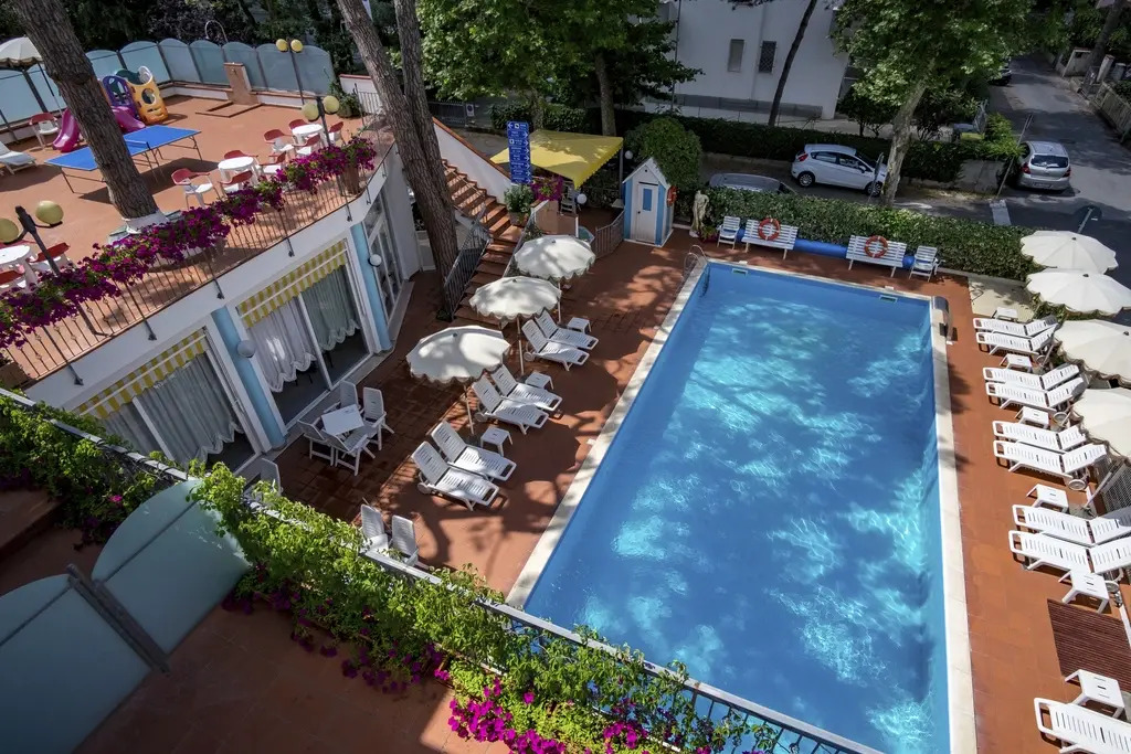 Photo - Hotel Villa dei Fiori - sul mare con piscina