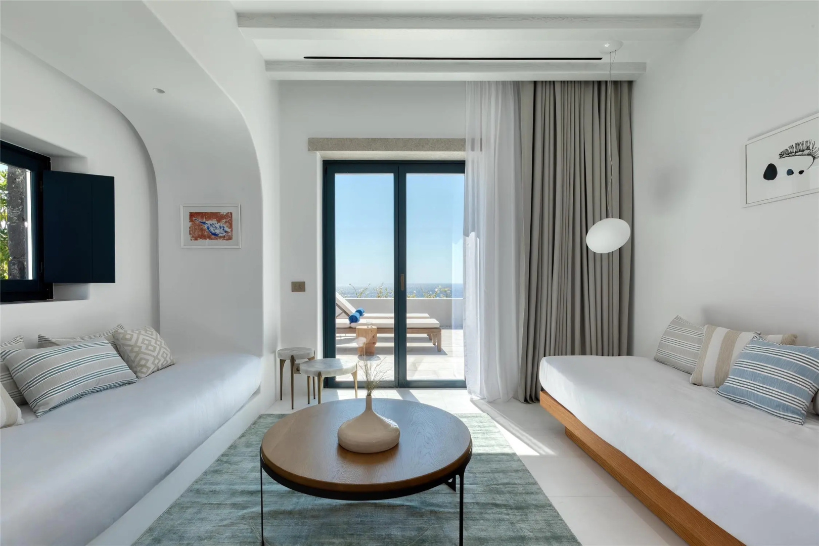 Photo - Sandblu Santorini, LXR Hotels & Resorts