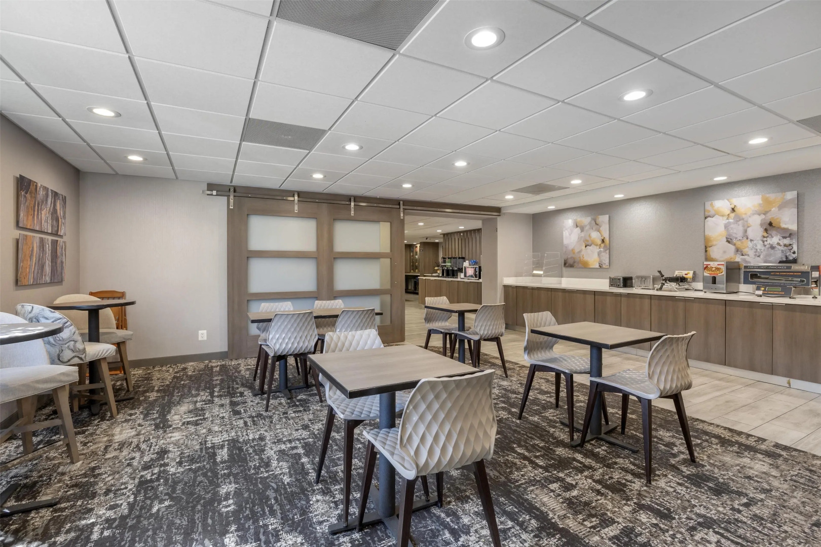 Foto - SureStay Plus Hotel by Best Western Chicago Lombard