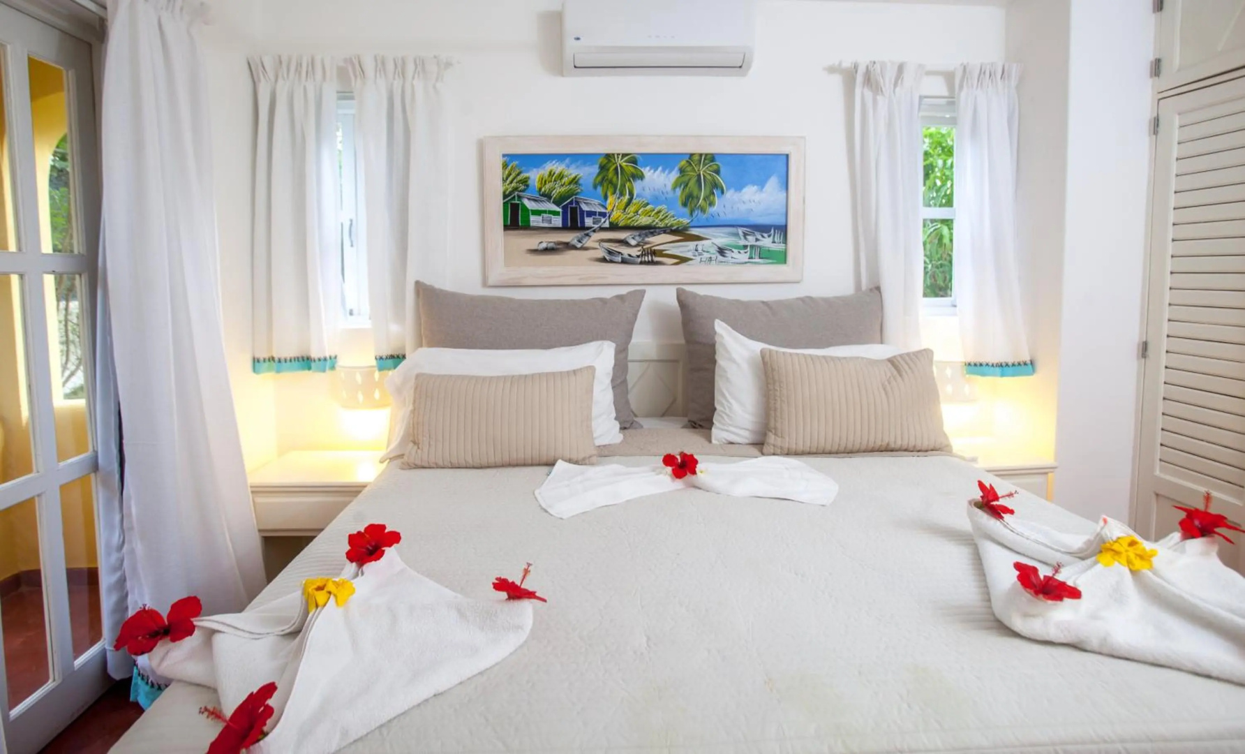 Photo - Los Corales Beach Village
